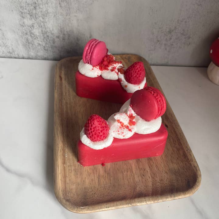 Wild Child Studio Co - Wholesale Wax melt - Strawberry Cheesecake Cake Slice Wax Melts