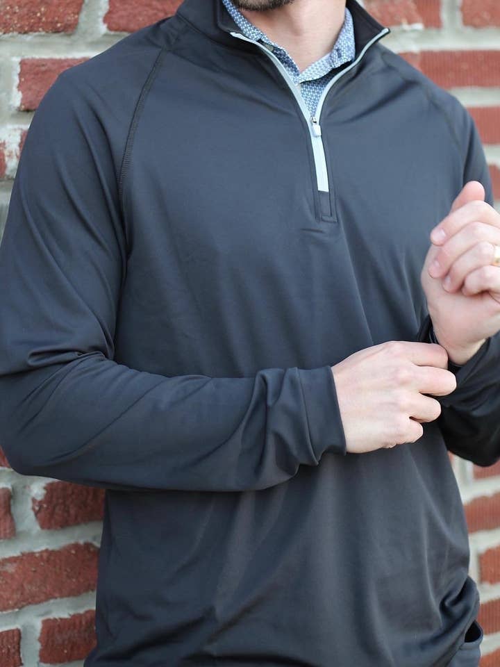 Ascend Performance Quarter Zip - Preto por atacado de Verses Apparel Co