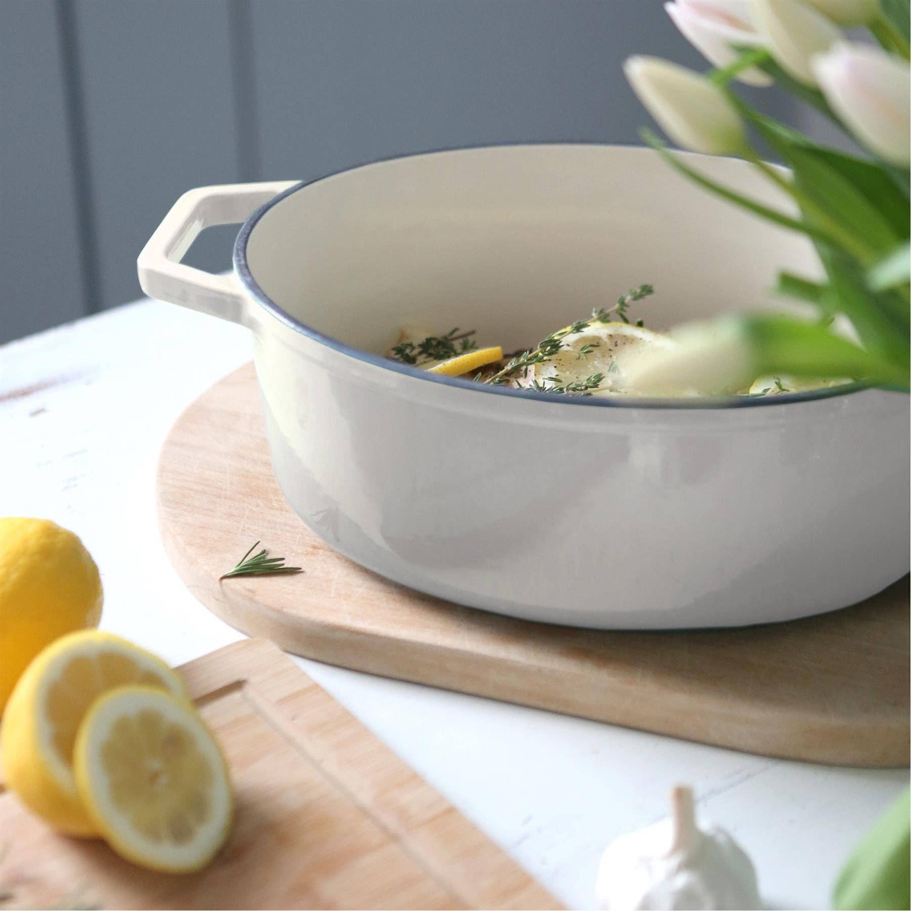 Rinkit Ltd - Vente Marmites - Plat à cassoulet ovale en fonte 4,68 L Ombre16