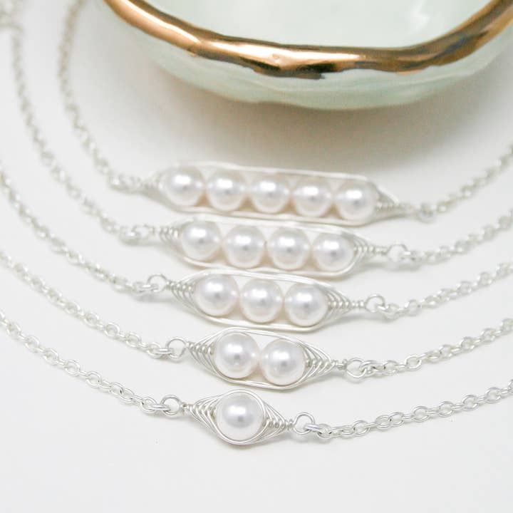 Erwten in een peul armband, Witte erwten. voor wholesale door Rising Jewelry