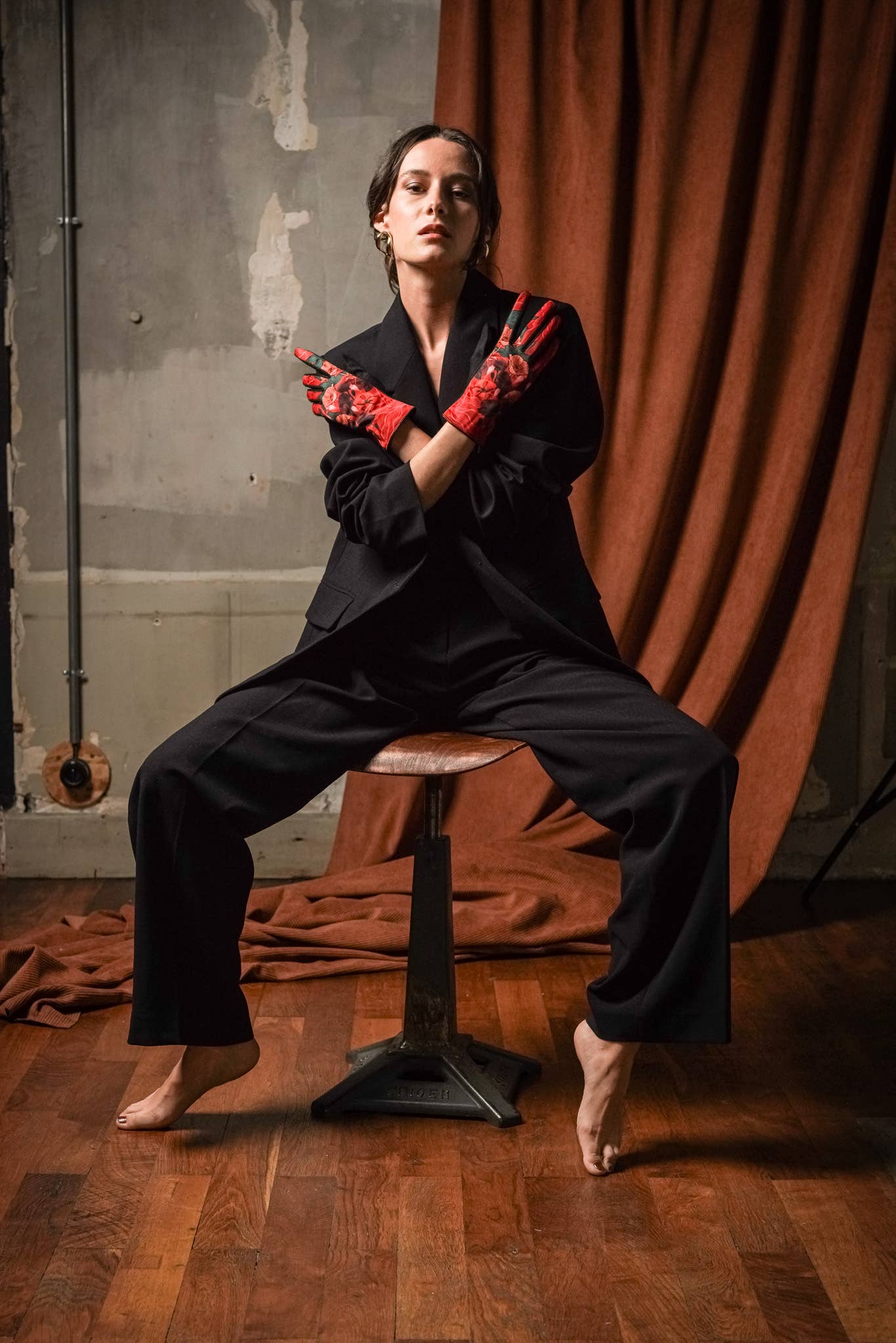 FST le french studio - Wholesale Gloves - Women's - Women's wool gloves in RED HIBISCUS2