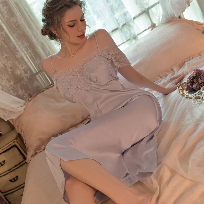 We-vibe – wholesale Nattlinne - Dam – Fransk lång nattklänning i satin med halterneck och spets6