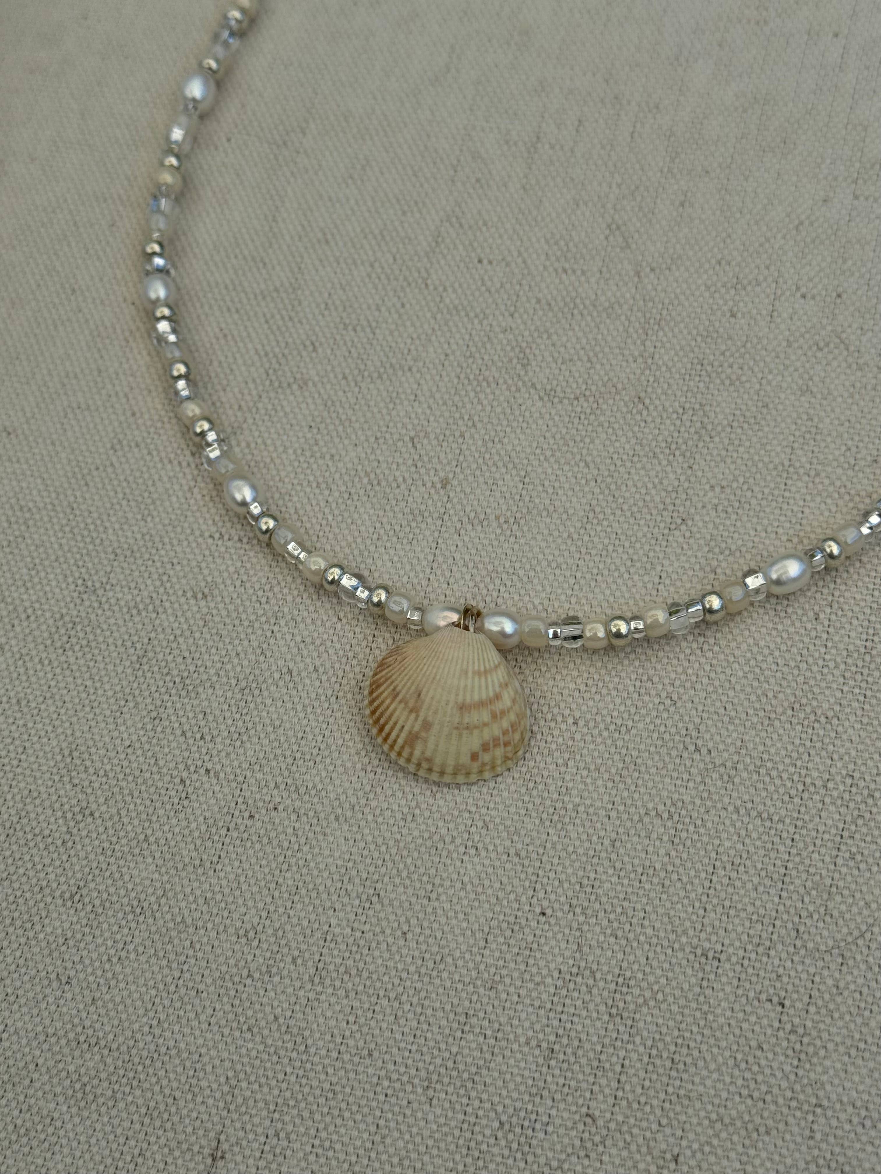 i said oui - Wholesale Beaded/pearl necklace - The Shell Game7