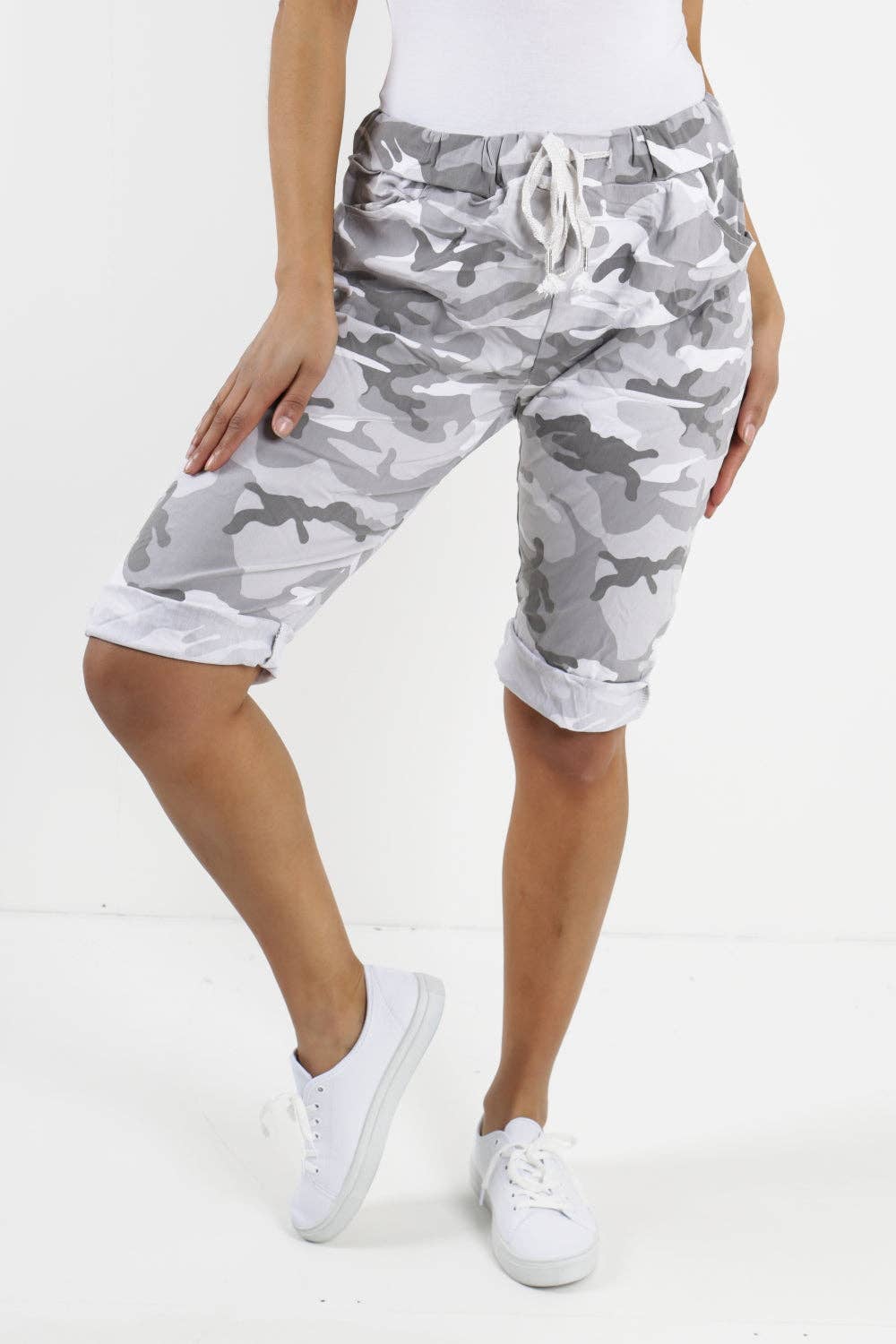 Miss Bold – wholesale Shorts – Women’s – Italian Camouflage Magic Chino Shorts129