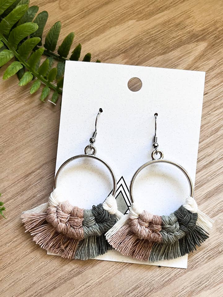 Automne multicolore pour la vente par Purely Macrame