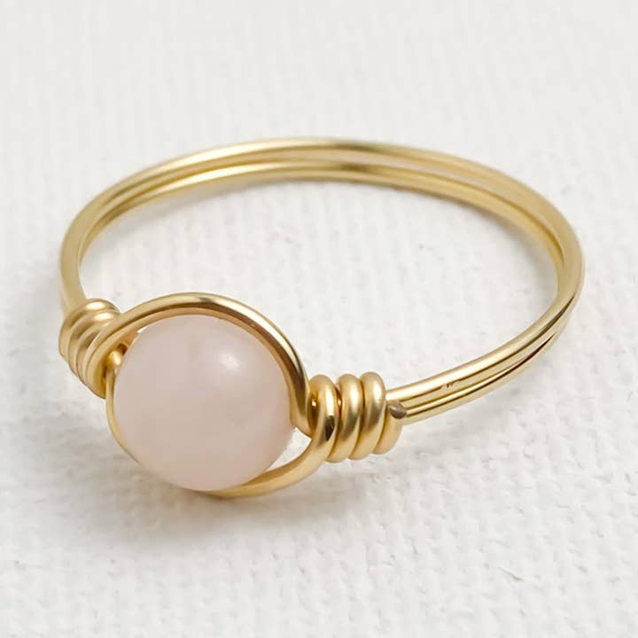 April-Geburtssteinring aus echtem Rosenquarz für den Großhandel von Isabella Jolie Jewelry