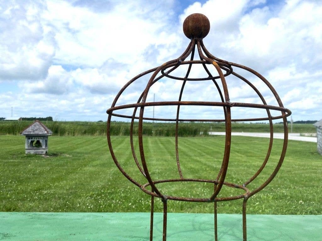 Garden Iron And More - Wholesale Outdoor Ornament/Decor - Nice Wrought Iron Fat Bob with Ball Top Topiary with Stakes1
