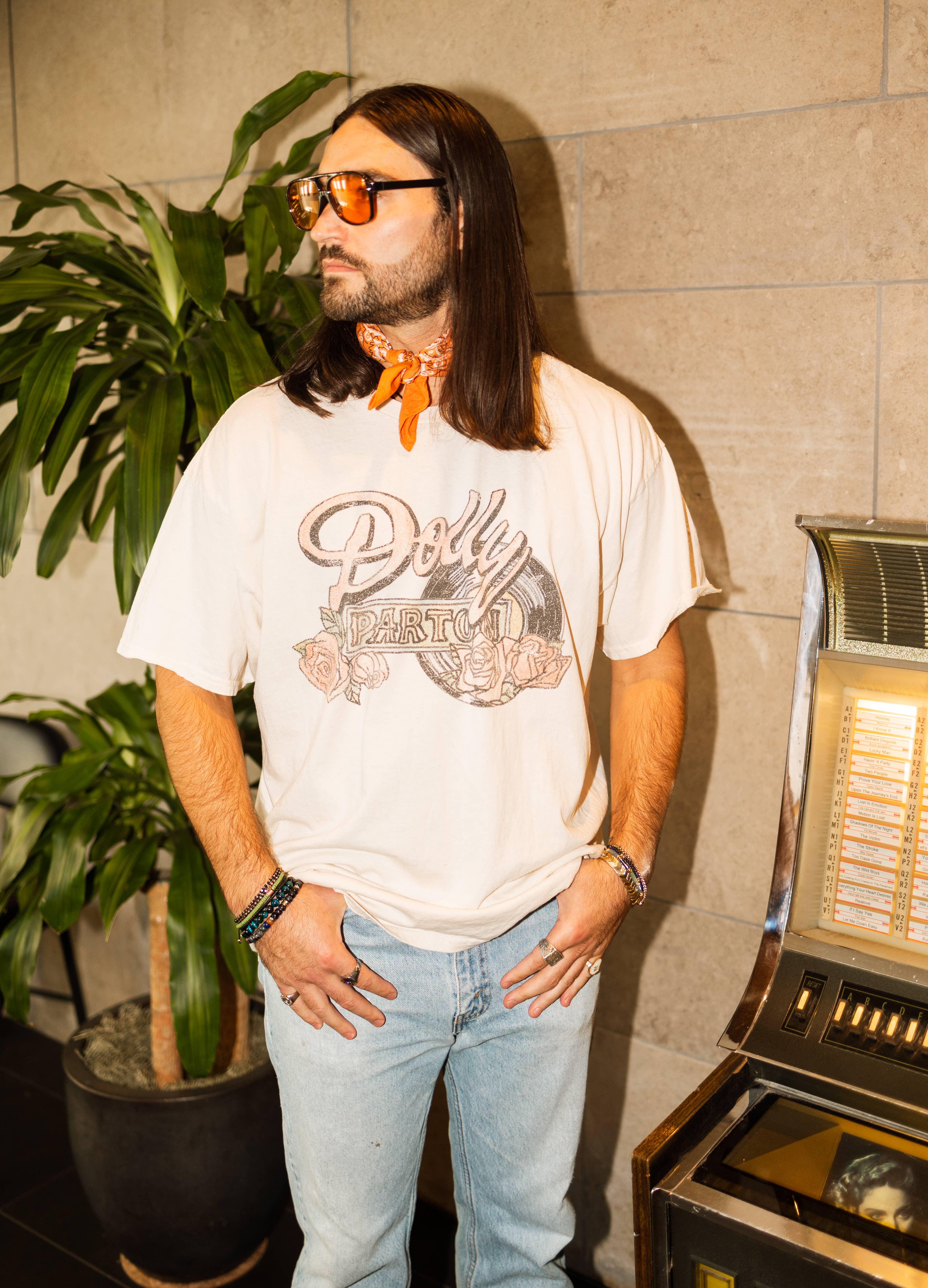 LivyLu - Wholesale Screen Printed T-Shirt - Unisex - Dolly Parton Rose Record Off White Thrifted Graphic Tee6