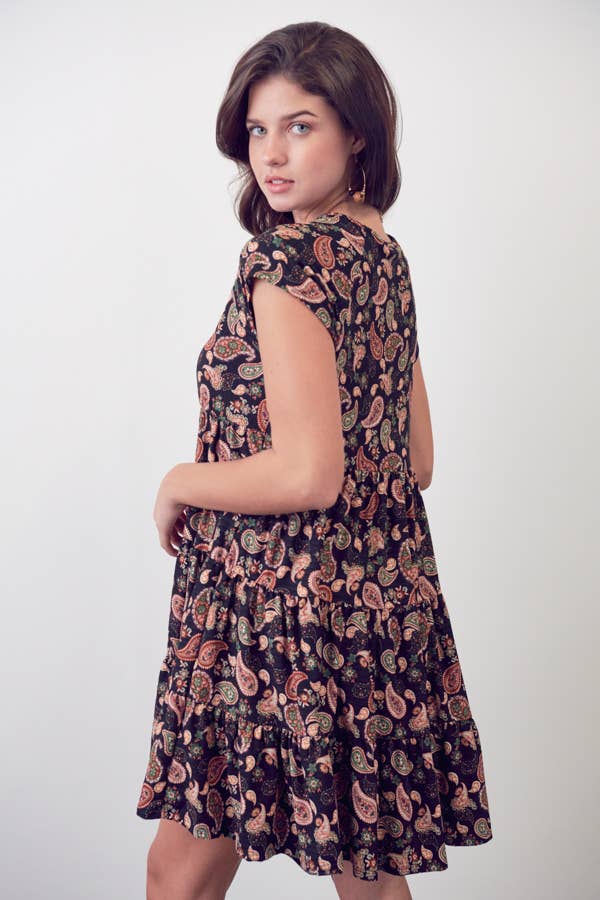 JADE BY JANE – wholesale Klänning - Dam – PAISLEY PRINT VNECK BABYDOLL-KLÄNNING - Bohemisk Stil1