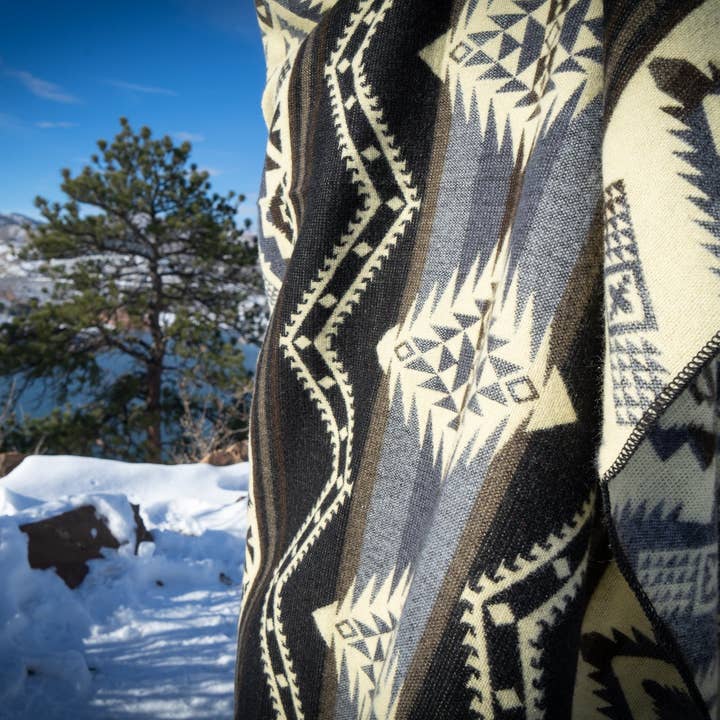 Alpaca Threadz - Wholesale Throw Blanket - Andean Alpaca Wool Blanket - Slate - Black/Grey/Cream