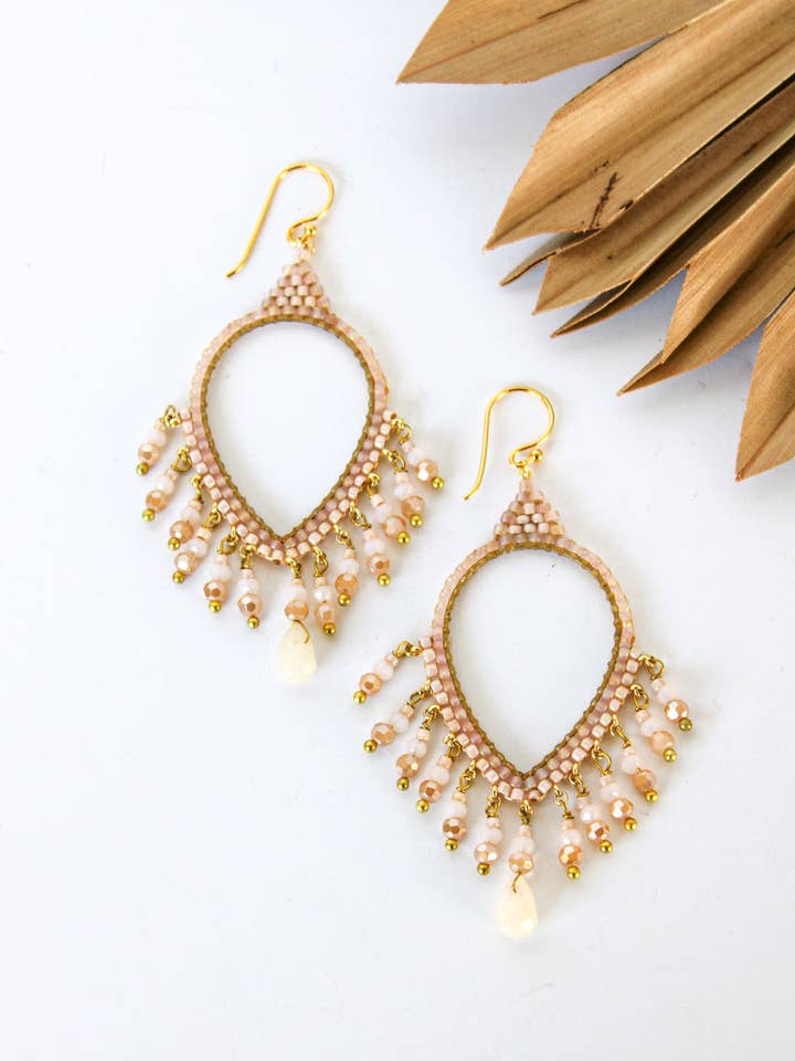 Boucles d'oreilles lustres en cristal thaï pour la vente par Bali Queen