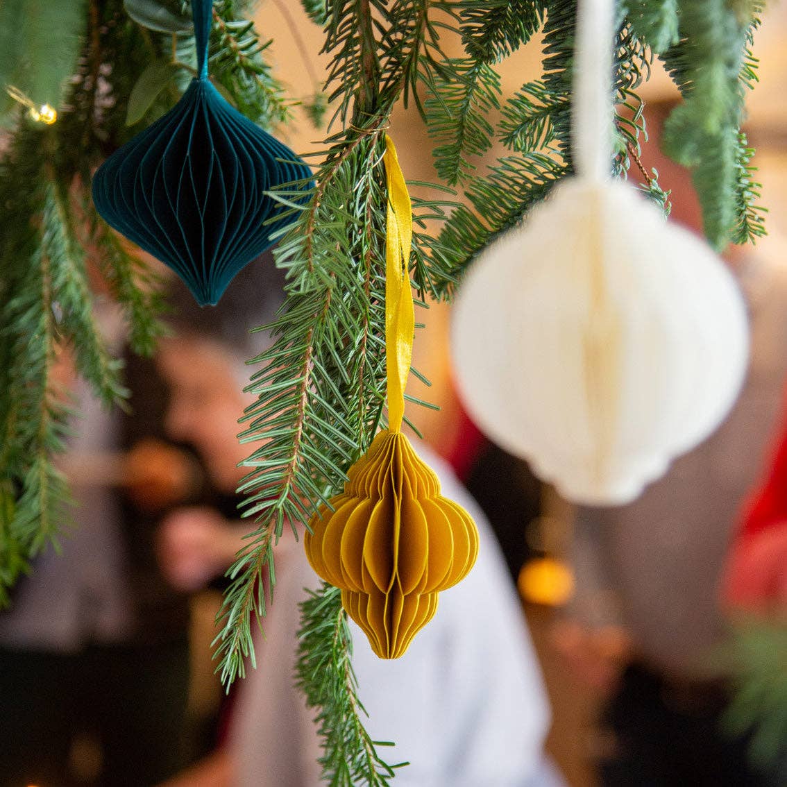 Talking Tables EU - Wholesale Ornament Set - Honeycomb Christmas Baubles Decorations | 3 Pack |1