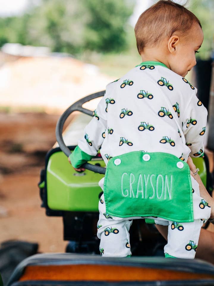 Pyjama une pièce avec rabat arrière - Tracteurs pour la vente par Sugar Bee Clothing