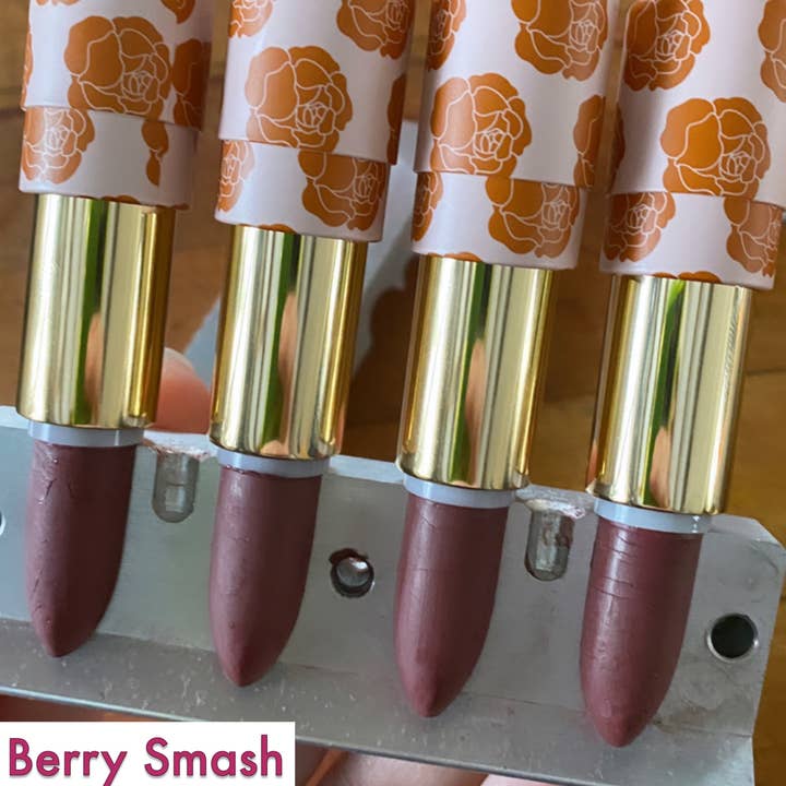 Heaven on Main Street - Wholesale Lipstick - Lipstick: 8 beautiful shades to choose from