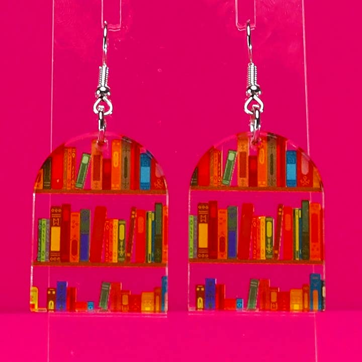 Boucles d'oreilles de bibliothèque pour la vente par Modern Vixen Vintage
