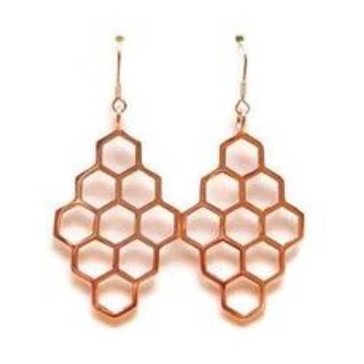 Petites boucles d'oreilles en nid d'abeille pour la vente par Joie Designs
