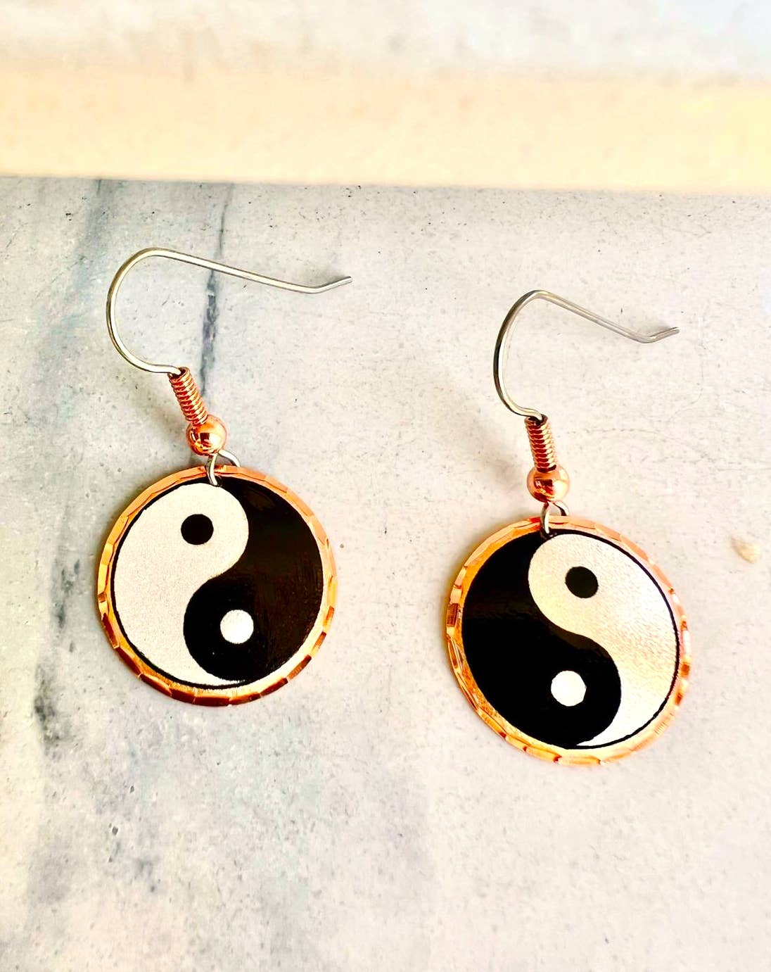 COPPER ARTS INC. - Venta al por mayor Pendientes colgantes - Pendientes Yin Yang CA 971