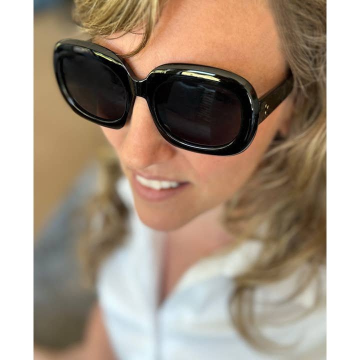 AVALON BLACK MOD SUNGLASS WITH BLACK LENSES for wholesale on Faire3