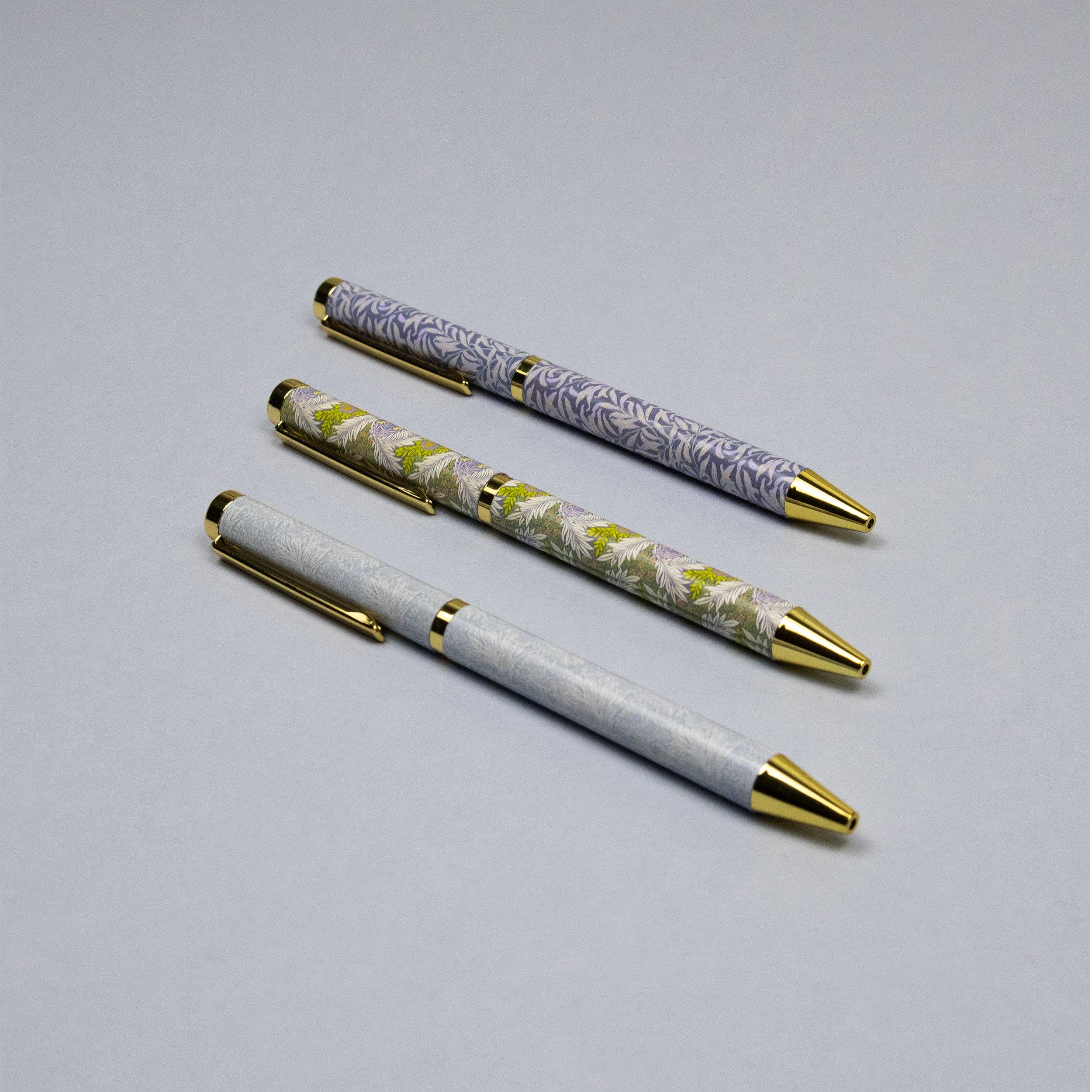 Robert Frederick Ltd – wholesale Pennor – Orange Grove William Morris Kulspetspennor i presentförpackning – Set med 3 pennor5