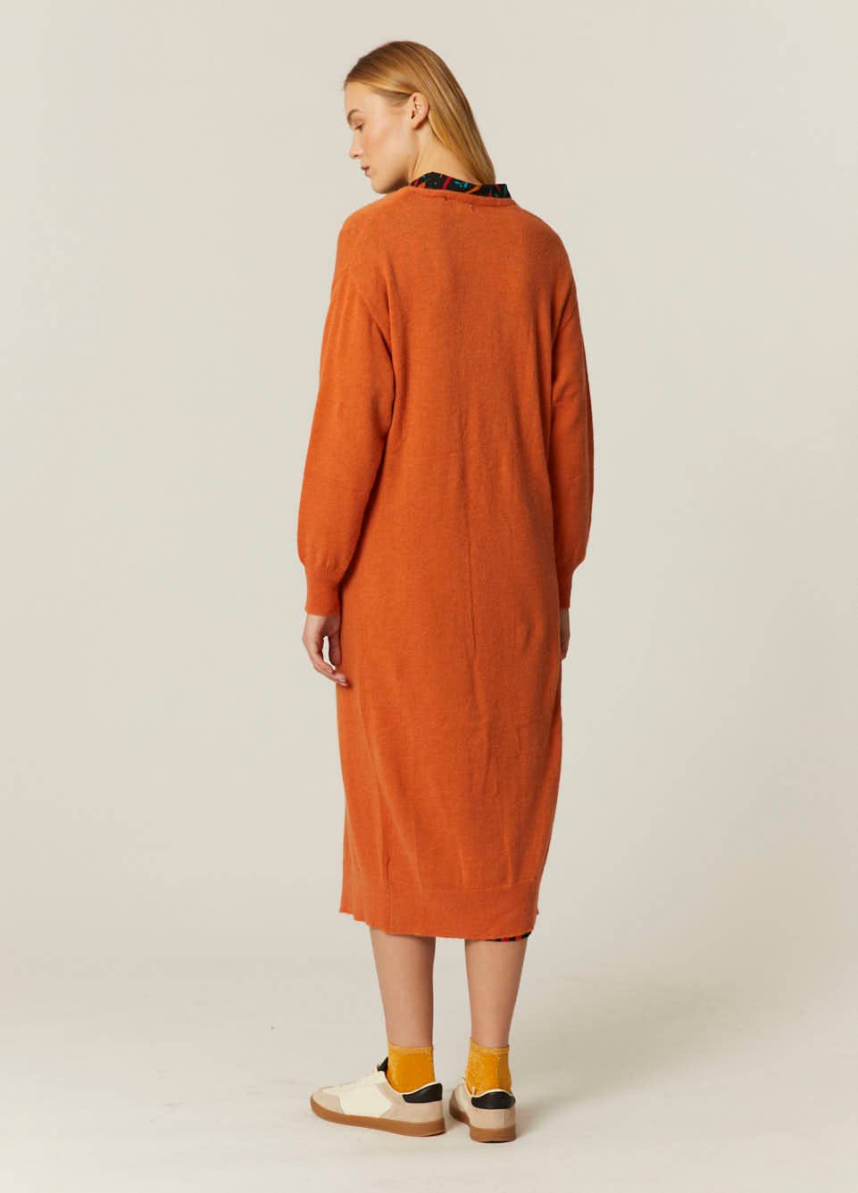 Pepaloves – Engroshandel Kjole - Dame – ORANGE STRIKKET KJOLE MED KNAPPER2