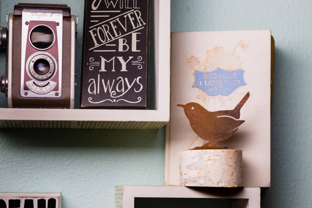 Elegant Garden Design - Wholesale Outdoor Ornament/Decor - Carolina Wren Tab7