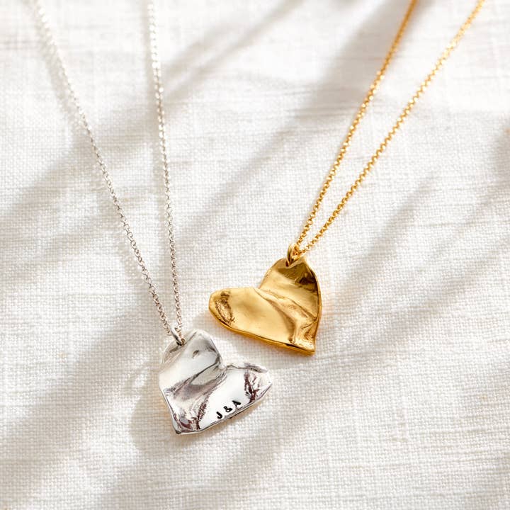 Collier avec Pendentif Cœur Porte-Bonheur Personnalisé pour la vente par Posh Totty Designs