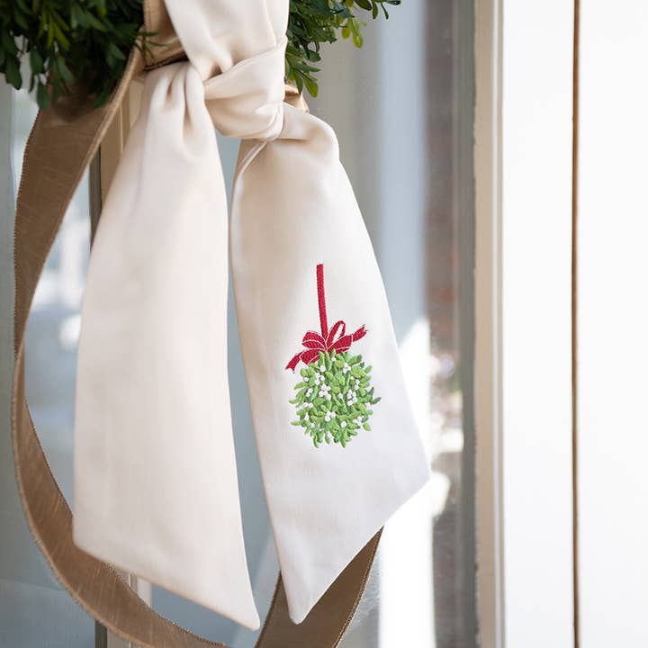 Fig & Dove - Wholesale Christmas Decoration - Mistletoe Wreath Sash2