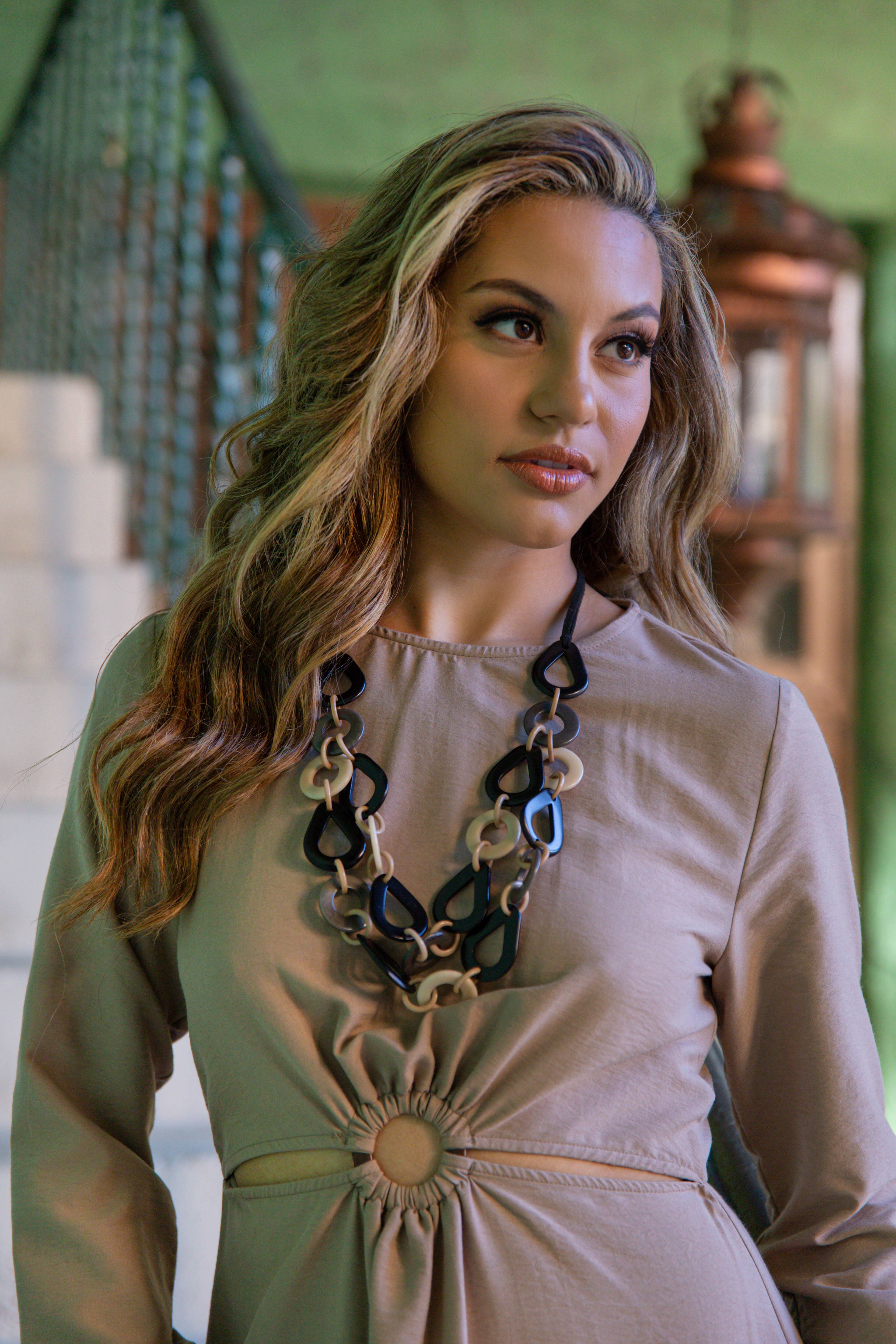 Organic Tagua Jewelry - Vente Colliers plastrons - Collier Venise4