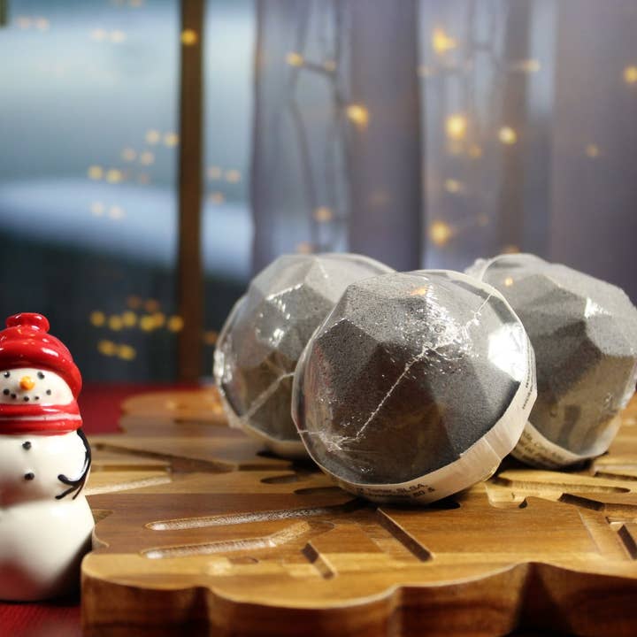 Wicked Bubbles LLC - Wholesale Bath Bomb/Fizz - Bath bomb - 5.5 oz - Lump of Coal3