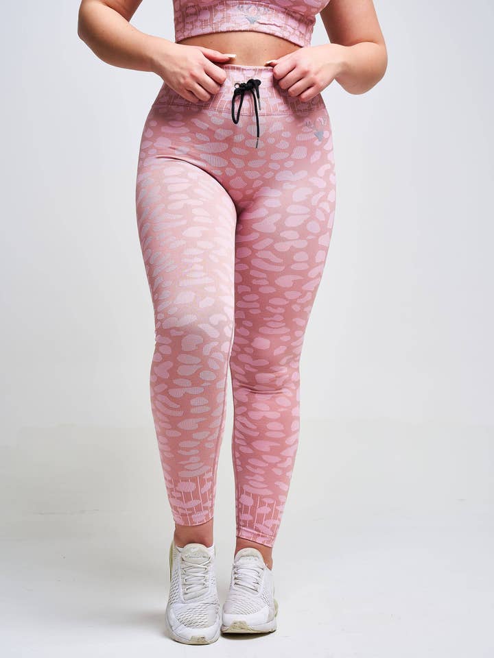 Mystik Recycled Leopard Legging - Mink for engroshandel hos Twill Active LLC