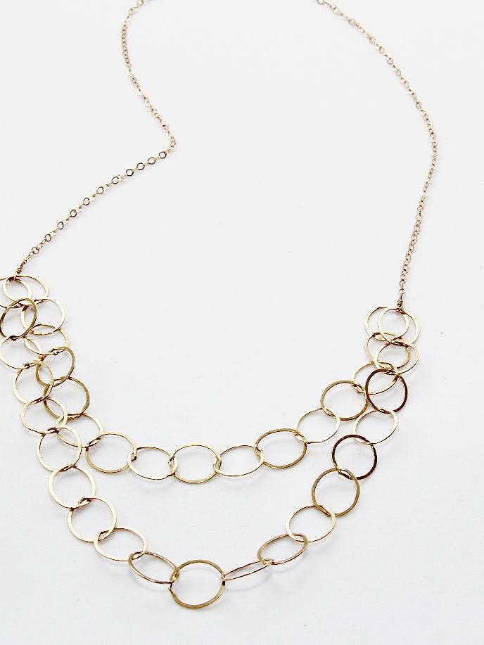 Collier en forme de boucle dorée double brin pour la vente par Judy Brandon Jewelry