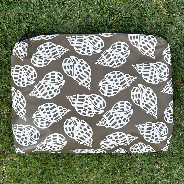 The Salty Babe - Wholesale Pouch - Women's - Shells Pitcher pouch2