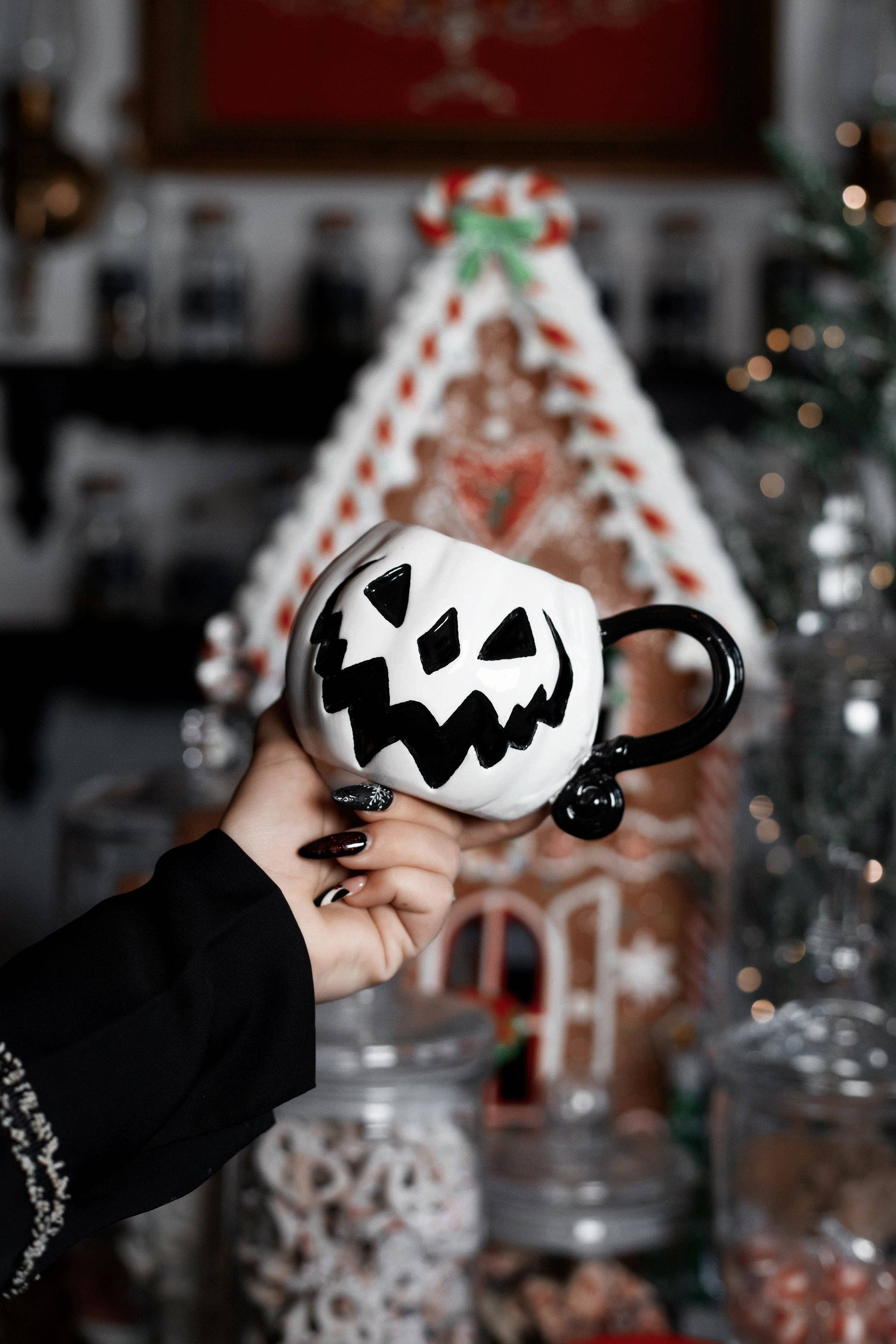 Lively Ghosts - Wholesale Coffee Mug - White Pumpkin | Haunted Hallows Mug22