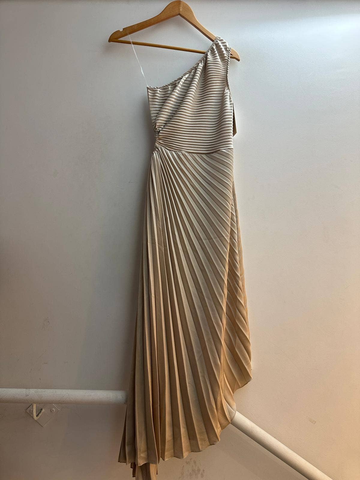 LORIANE – Vestido - Mulher por atacado – Vestido longo assimétrico plissado1