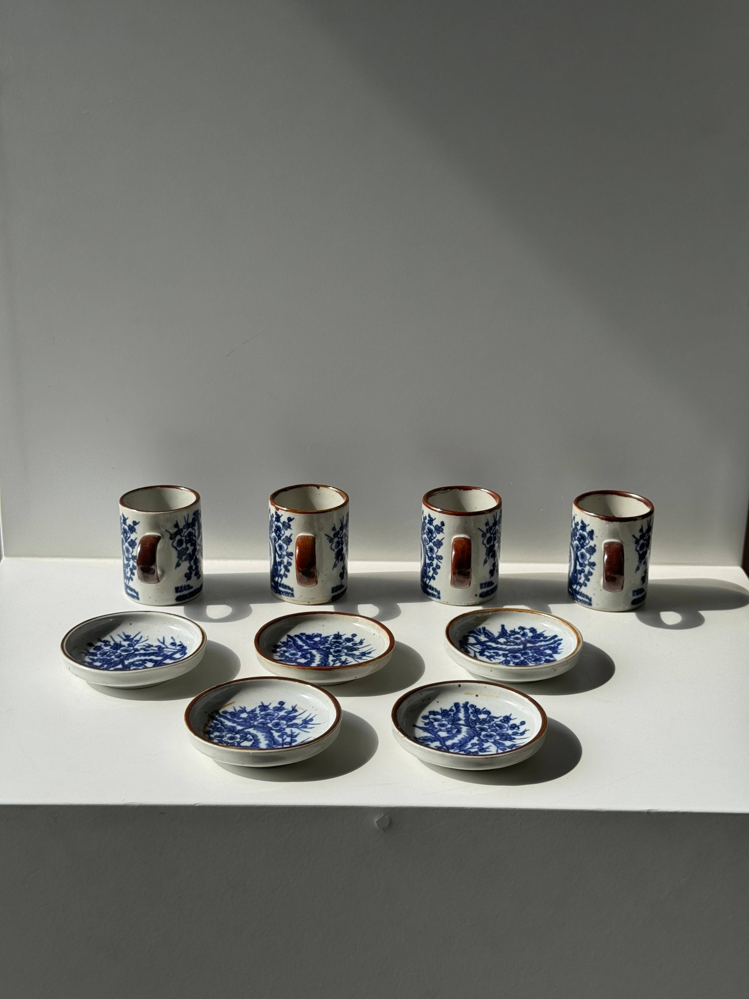 Blue Set of 4 small cups and their saucers with landscape decoration for wholesale on Faire26