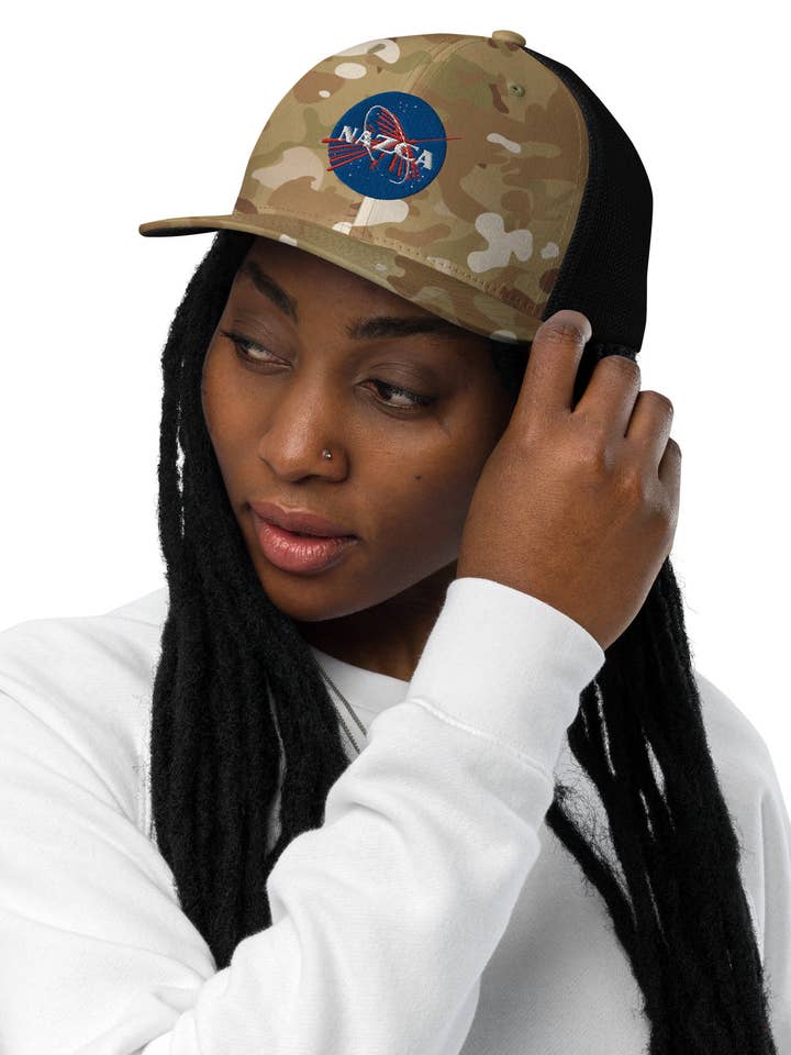 NASA-Nazca - Truckerpet met mesh-achterkant, NASA-Nazca truckerhoed, beste Peruaanse cadeau. voor wholesale door SAVAQ