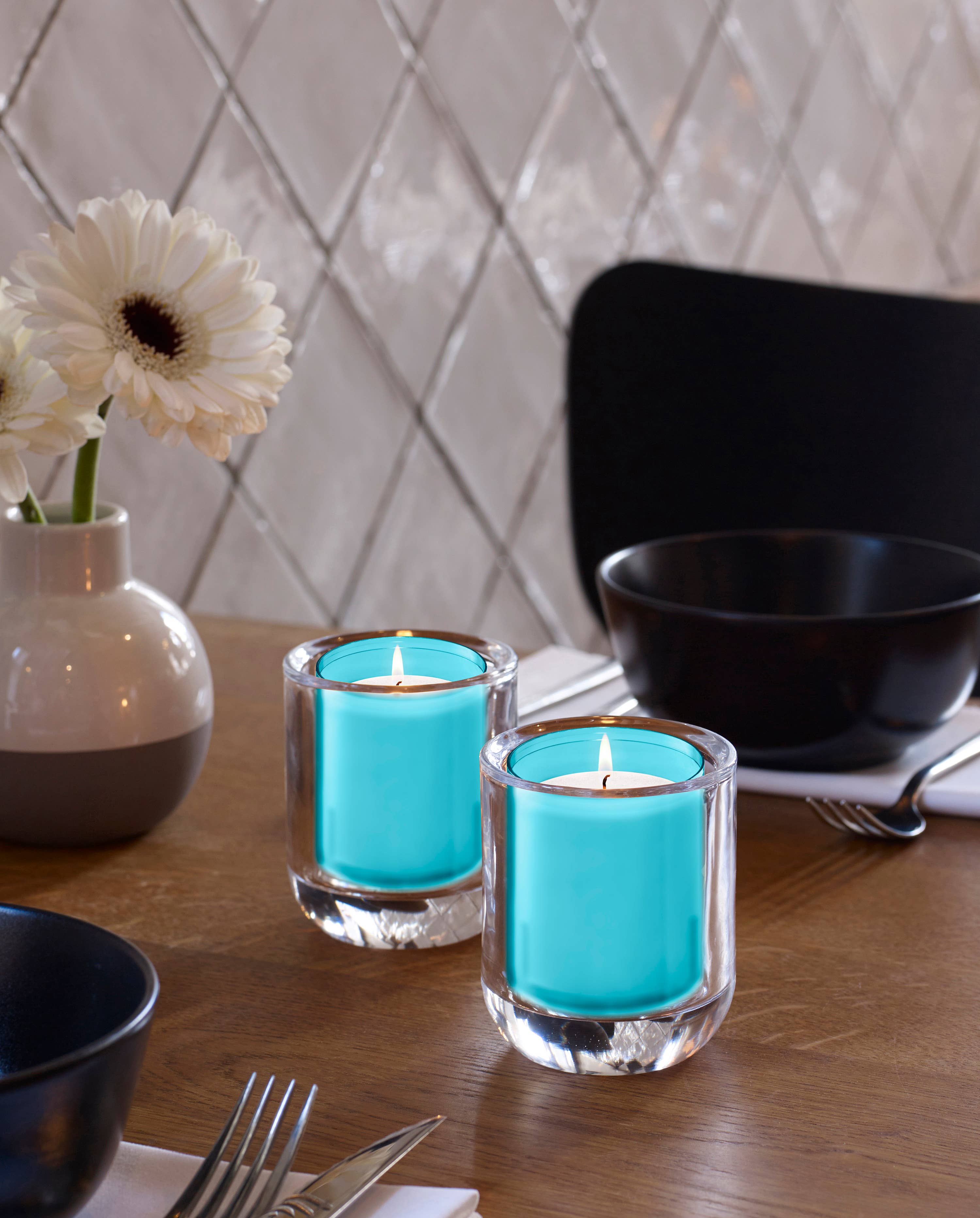 BOLSIUS – Engroshandel Votivlys – Votive lys i klare, ubrydelige plastikglas til restaurantbrug – pakke med 20 stk.55