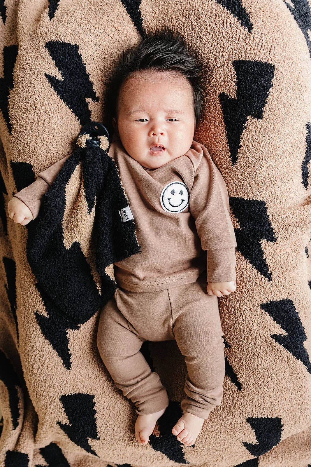 Lucky Panda Kids - Wholesale Security/Cuddle Blanket - Baby - Lightning Bolt Plush Lovey | Mocha1