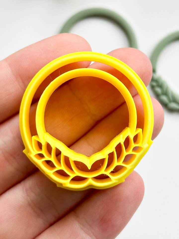 Laurel Wreath #2 Detailed Polymer Clay Cutter | Christmas Cutters for wholesale by Tera Clay