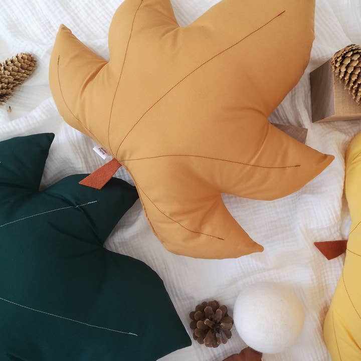 The Butter Flying - Wholesale Throw/Decorative Pillow - Leaf Decorative Pillow2