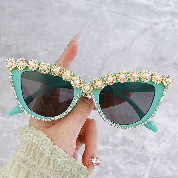 ACCITY - Wholesale Sunglasses - Women's - HANDMADE RHINESTONE PEARL RETRO CAT-EYE SUNGLASSES_CWASG0268