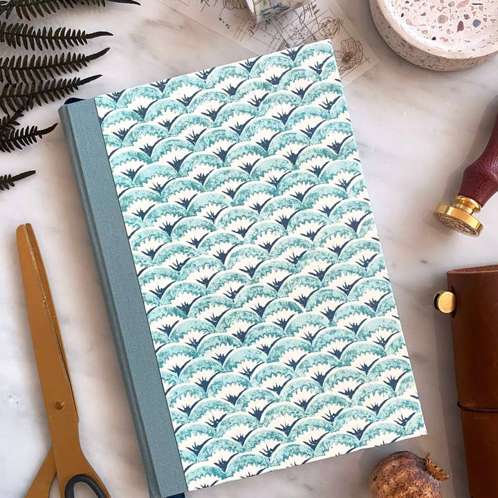 Anteckningsbok med vintage-mönster och återvunna linjerade sidor för wholesale av PAPERCROWN NI