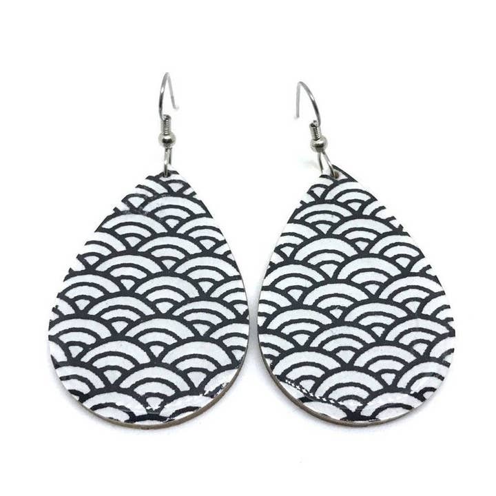 Svart och vitt fläkt Tear Drop örhängen för wholesale av Prettykiku