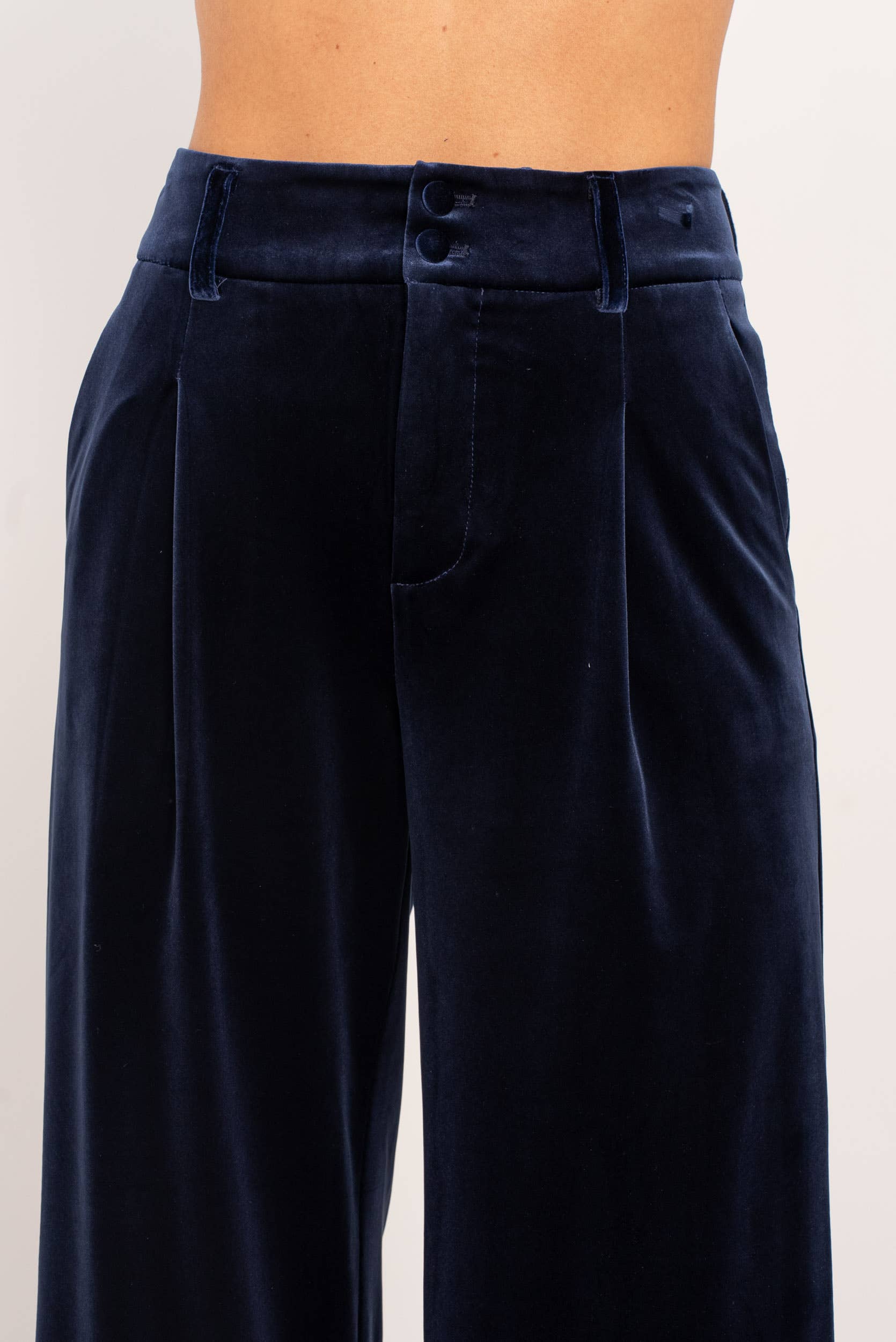 Attentif Paris - Wholesale Pants - Women's - Wide velvet and fluid pants with double button45