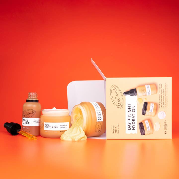 UpCircle Beauty Europe - Vendita all'ingrosso Kit per la cura del viso - Set di idratazione giorno + notte ecologico - Confezione regalo12