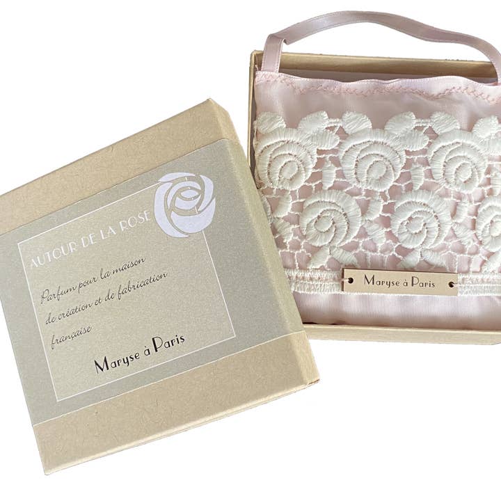 Around the Rose - Pale Rose - Medium Box for wholesale by Maryse a paris