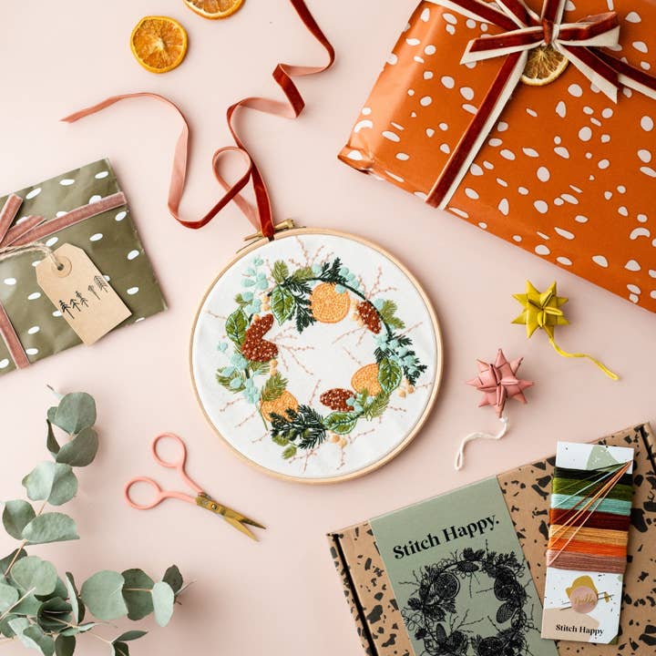 Stitch Happy - Wholesale Embroidery/Cross Stitch Supplies - Wild Wreath Modern Embroidery Kit