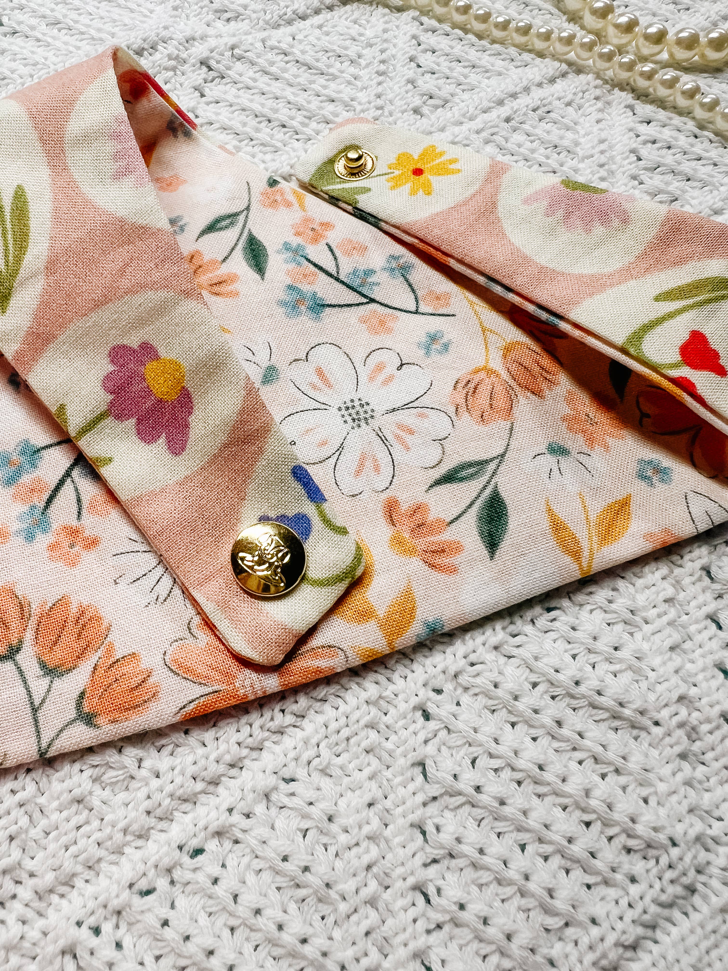 StellaLoo - Wholesale Pet Bandana - Dog - Paisley Flower Reversible Dog Bandana, Metal Snap On Collar4