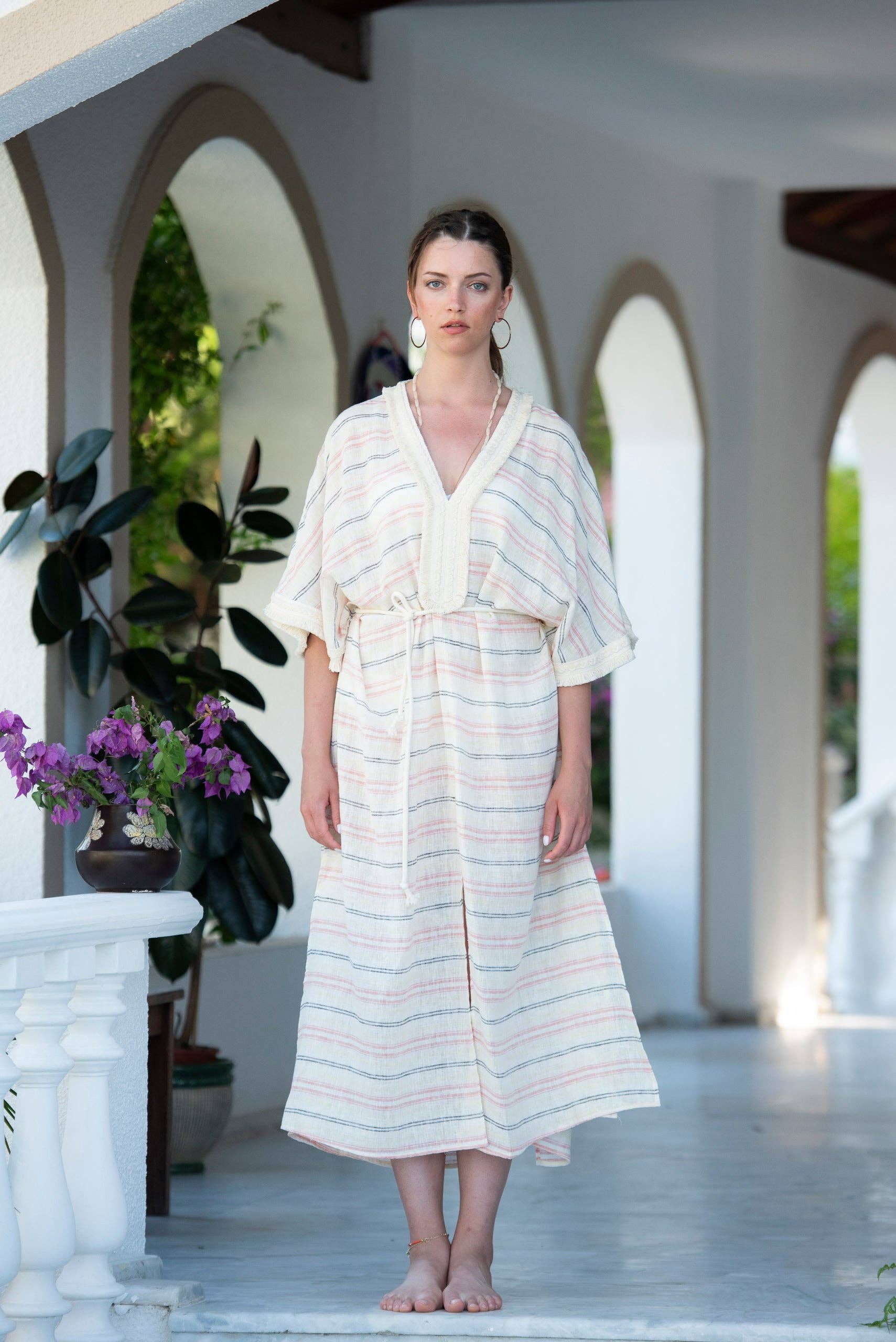 Laluzza S.L. – Großhandel Kaftan – Damen – Fließender Leinen-Kaftan9