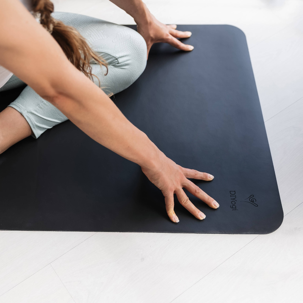 DIYogi – wholesale Yogamatta – Yoga-matta i naturligt gummi – svart3